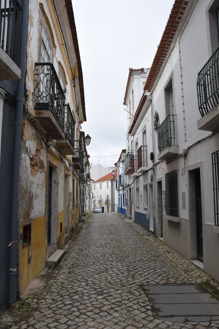 Narrow alley way in Alcacer do Sal Portugal