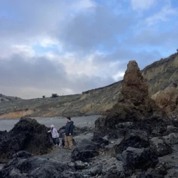 rockaway-bech-pacifica-tide-pools-dad-kid Medium